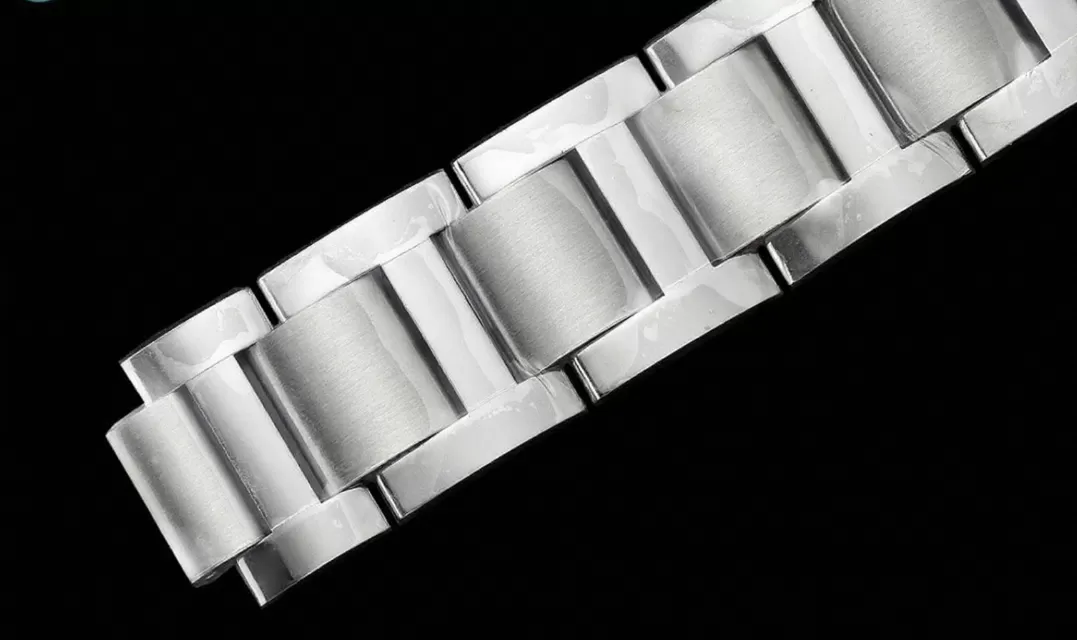 Ballon Bleu De Cartier 2022 42mm SS/SS White Dial V6F A2824 - Image 12