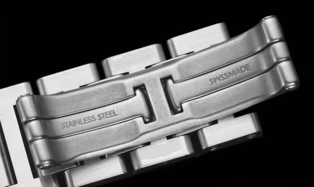 Tank Must 22mm SS/SS White Dial AF Quartz - Image 16