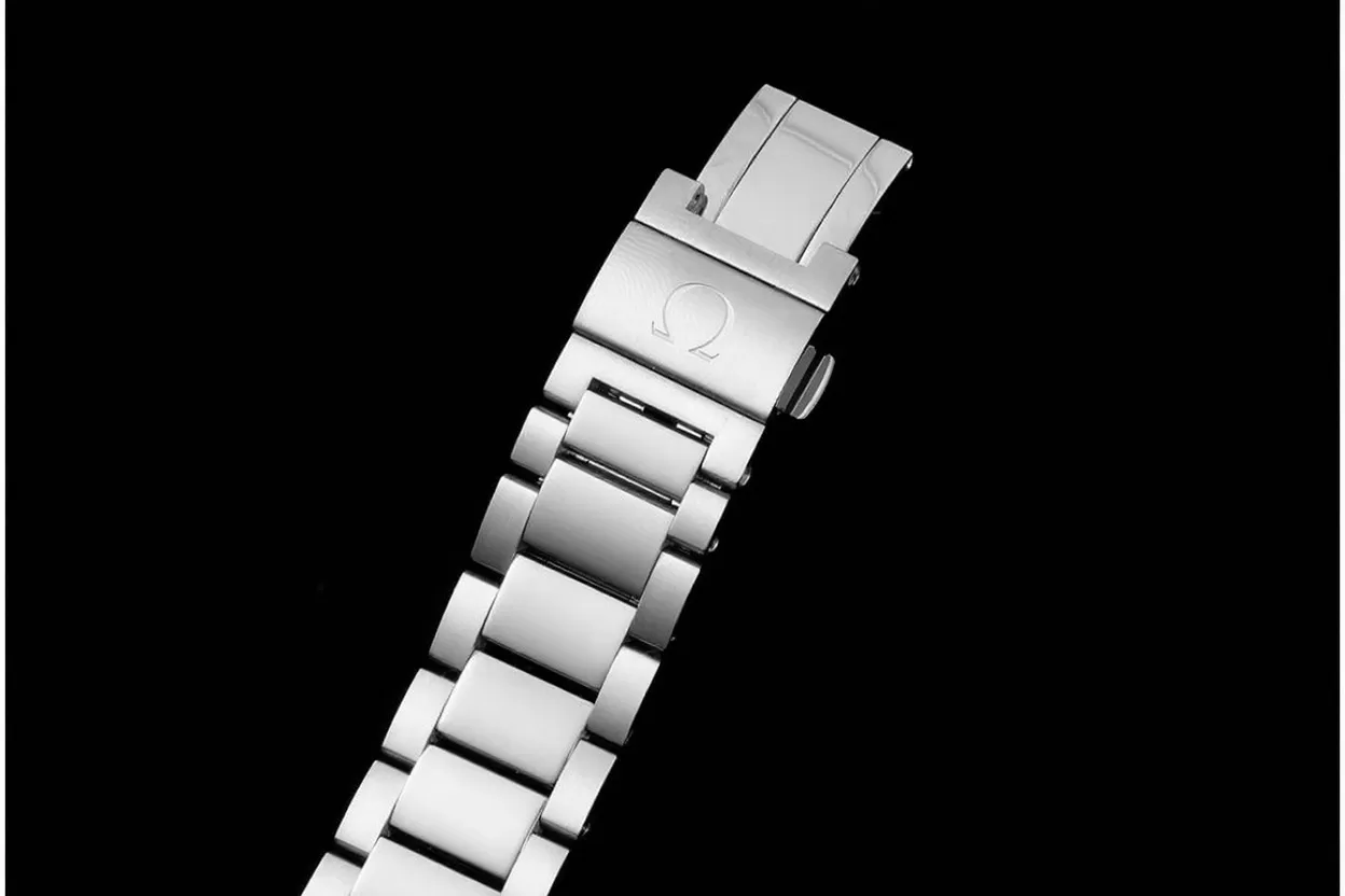 Aqua Terra 150m 41mm SS/SS White Textured VSF A8500 - Image 16