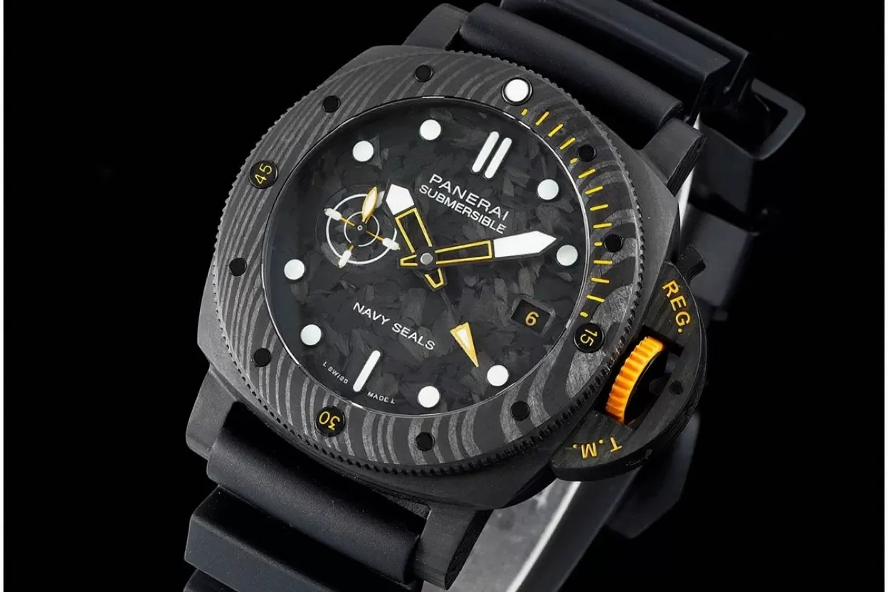 Submersible PAM1324 44mm Carbon/RU Black Dial VSF P9011