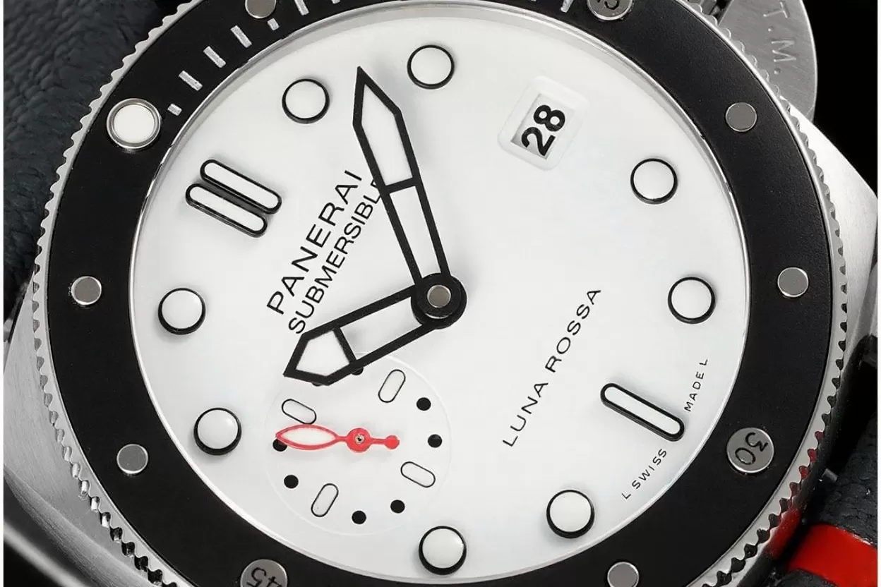 Submersible PAM1579 Luna Rossa 42mm SS/RU White Dial VSF P900 - Image 3