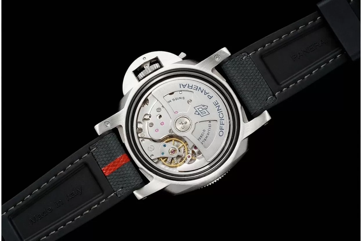 Submersible PAM1579 Luna Rossa 42mm SS/RU White Dial VSF P900 - Image 8