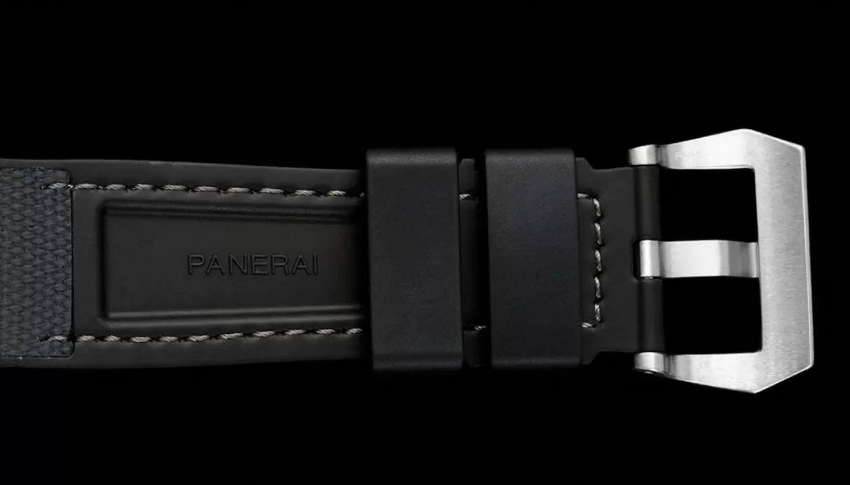 Submersible PAM1579 Luna Rossa 42mm SS/RU White Dial VSF P900 - Image 18