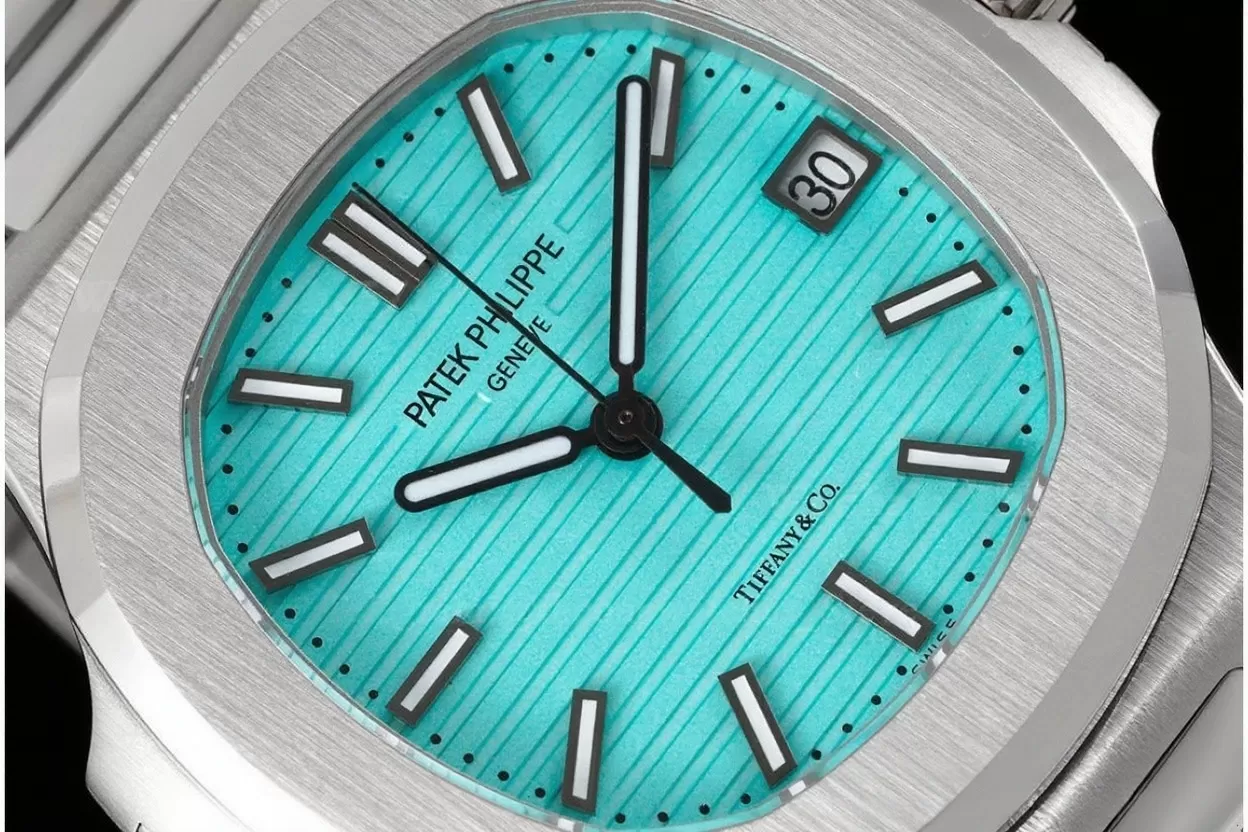 Nautilus 40mm 5711 Tiffany Blue SS/SS 3KF A330 - Image 3